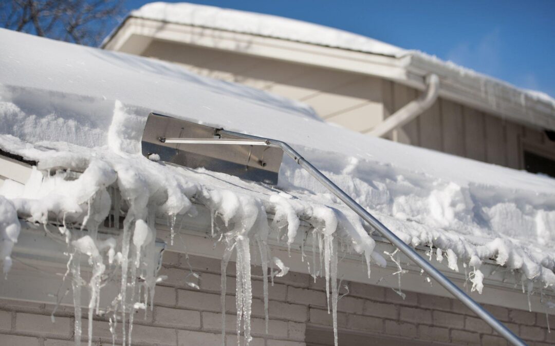 Comment bien choisir votre entrepreneur en déneigement de toiture à Trois-Rivières?