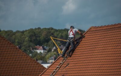 Comment effectuer une réparation de fuite de toiture ?